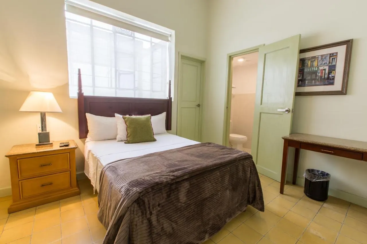 Casa Bruselas Clasica Ξενοδοχείο Γκουανταλαχάρα